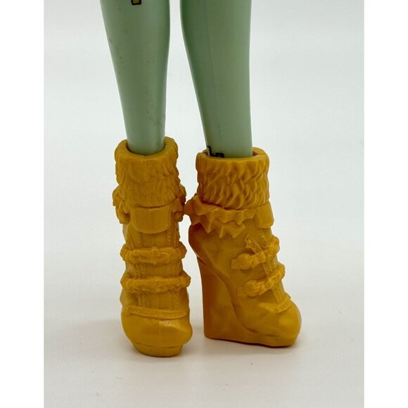 Monster High Doll Clawdeen Wolf Boo York Yellow Golden Shoes Heels Boots - Picture 1 of 3
